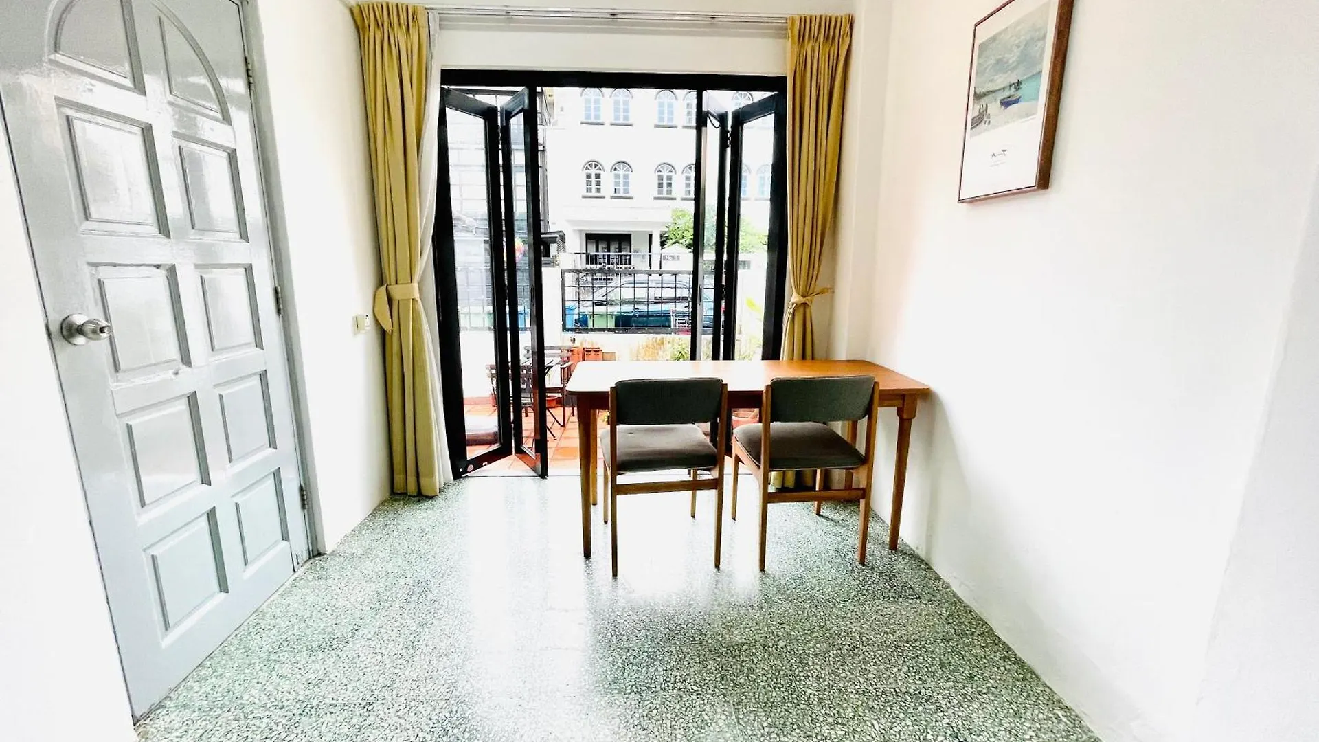 Convenient Rare House In Central City Сингапур 0*,