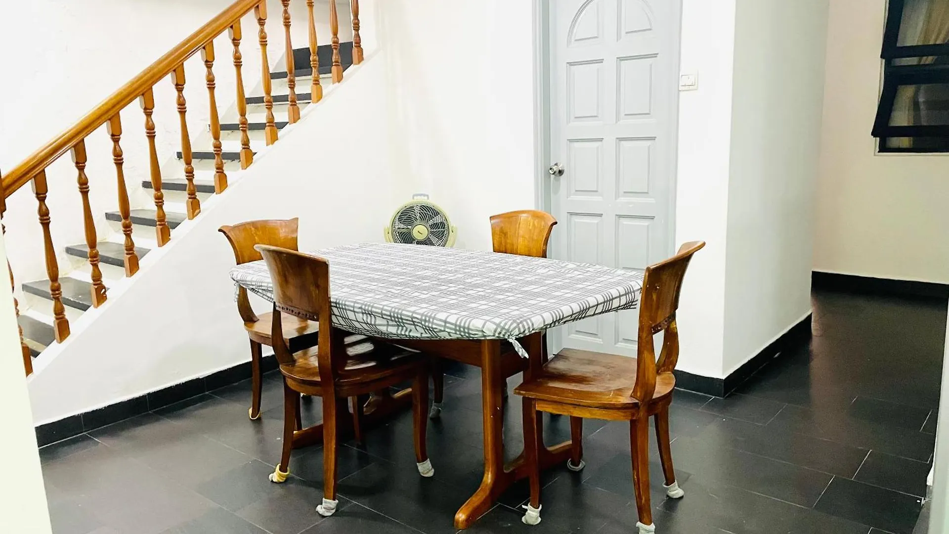 Convenient Rare House In Central City Сингапур Апартаменты